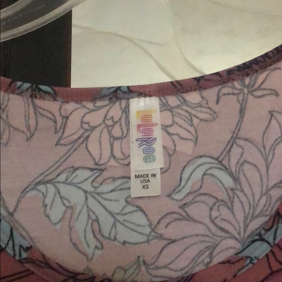 Lula Roe Women’s Top - Picture 1 of 4